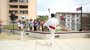 Ion Arretxeren sorterrira iritsiko da autobusa larunbatean